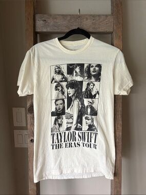 Taylor Swift The Eras Tour T-Shirt Cream Size Small